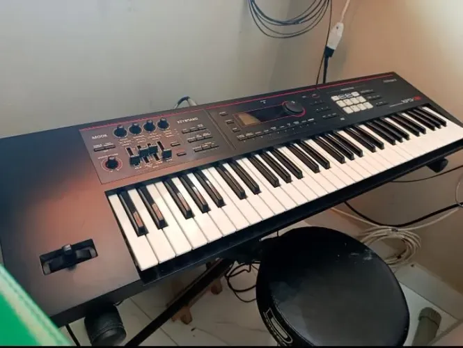 Roland XPS 30 em perfeito estado e só pegar e usar já com o Peck do Nelys instalado