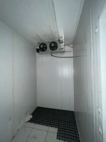 CÂMARA FRIA PARA DISTRIBUIDORA OU FRIOS SEMI NOVA