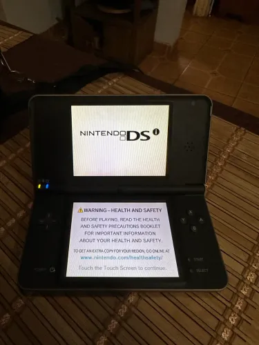 Nintendo DSi XL