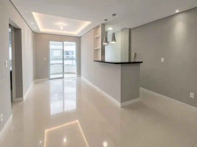 Apartamento 2 dorm. no bairro Pantanal, 74m², semi-mobiliado, condomínio clube