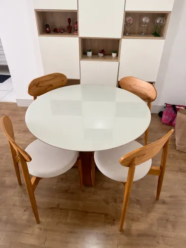 Mesa de jantar redonda + 4 cadeiras - Excelente estado
