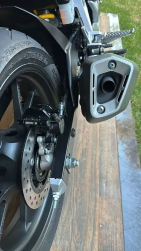 Cb300f 2025 nova na garantia chave reserva e manual