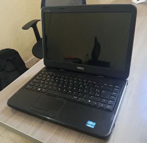 Notebook Dell core i5, possui 2 HDs, 750gb e 320gb conservado