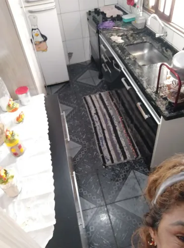 Vende se pia com gabinete 
