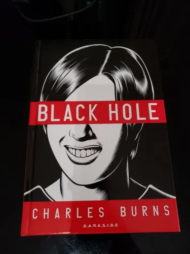 Black Hole Charles Burns
