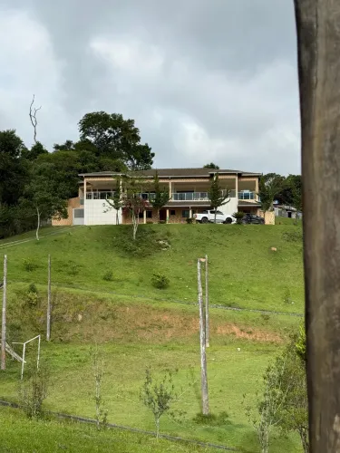 SÍTIO DE ALTO PADRÃO À VENDA - BIRITIBA MIRIM/SP