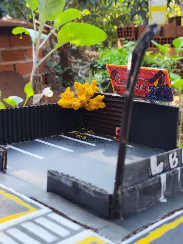 Maquete/diorama realista, estacionamento em miniatura hot Wheels(NÃO VEM COM OS CARRINHOS)