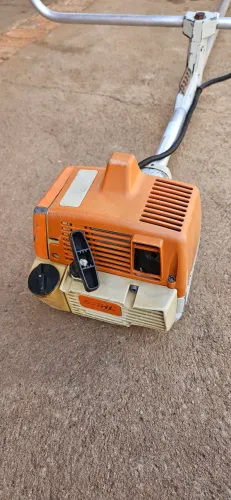 ROÇADEIRA STIHL FS 220 À VENDA