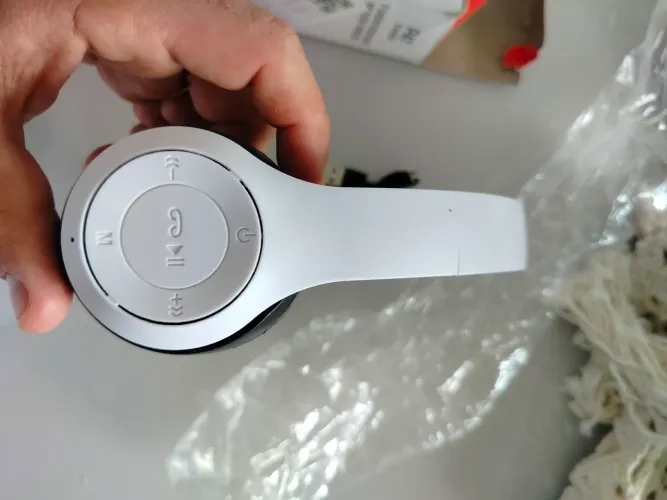 Fone de Ouvido Bluetooth - Novo |