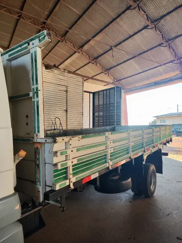 Vendo carroceria pra caminhão 3/4