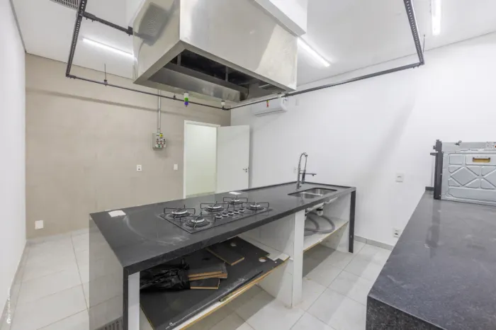 Casa comercial para venda em Santo Amaro, 147m²