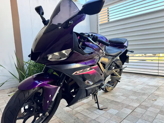 Yamaha R3 2024 roxa