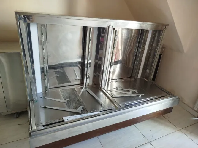 Balcão Vitrine Expositora Refrigerada em Inox - Para Conserto