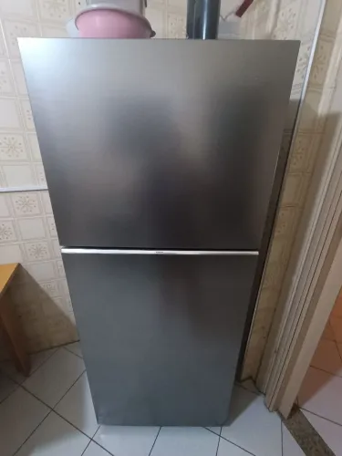 Geladeira Samsung RT 42 apenas 3 meses de uso ainda na garatia