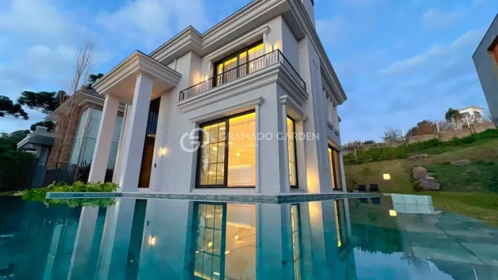 CASA SOLIDITÁ - NO MELHOR CONDOMINIO DE GRAMADO