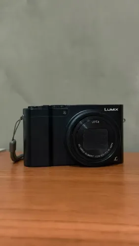 Câmera Panasonic Lumix DMC-ZS100 - Excelente Estado