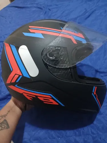 Vendo esse capacete