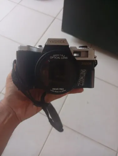 Câmera Analógica Yashica 2000N<br>