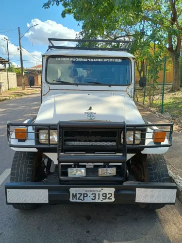 Toyota Band.Jipe Cap.de Aço Chas. Curto Diesel 1990