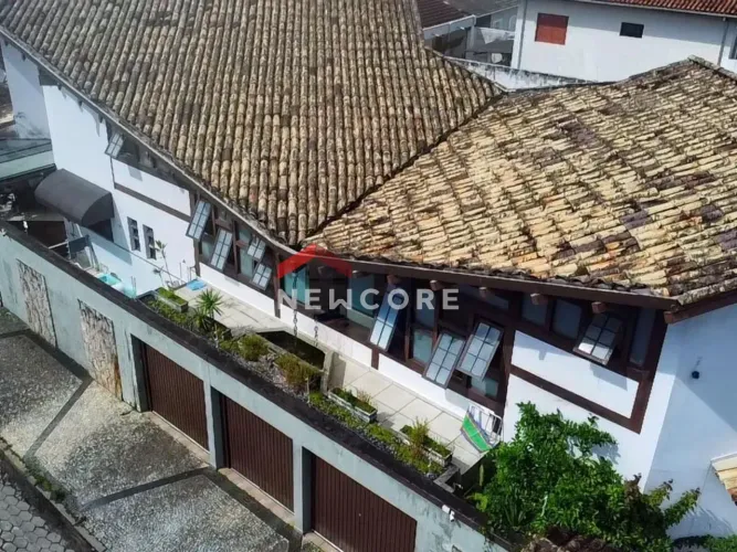 Casa em Avenida Espírito Santo - Jardim Primavera - Caraguatatuba/SP