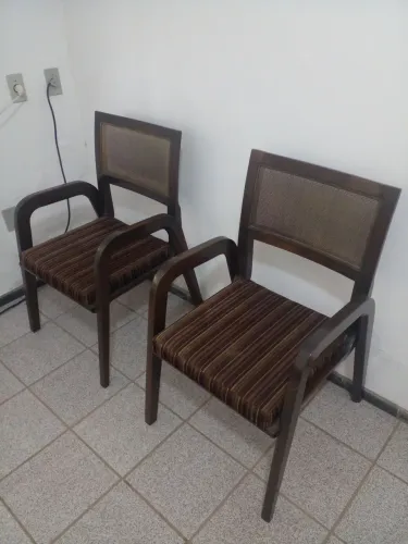 Cadeiras para salas ou quartos e espera .