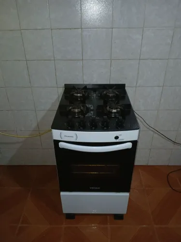 Fogão 4 bocas base de vidro semi novo pouco tempo de uso