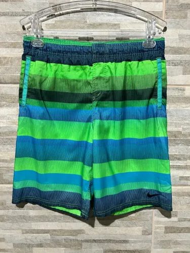 Bermuda infantil verde Nike 10