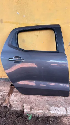 PORTA TRASEIRA DIREITA FIAT STRADA
