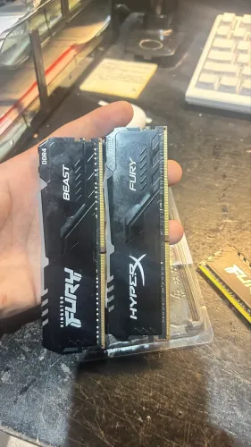 Memória ram DDR4 HyperX fury 2x 16gb rgb zeraa