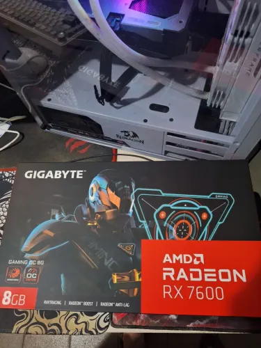 RX 7600 Gigabyte triple fan