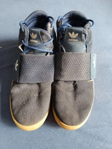 tênis Adidas Tubular Invader Strap de camurça n°40