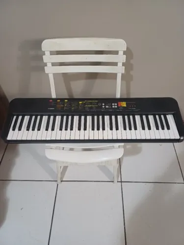Teclado Yamaha PSR- F52