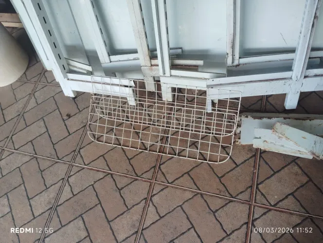 Estrutura de por calçados e roupas