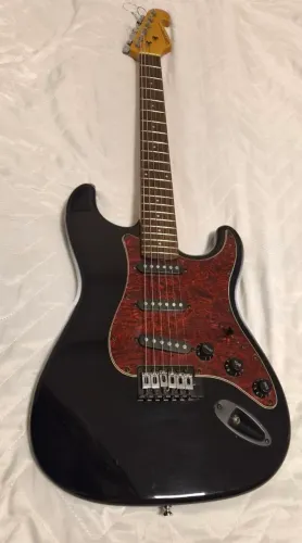 Guitarra stratocaster Giannini