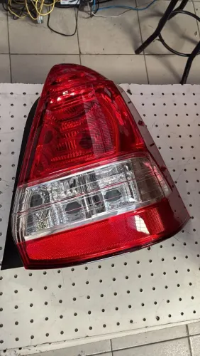 Lanterna Etios sedan