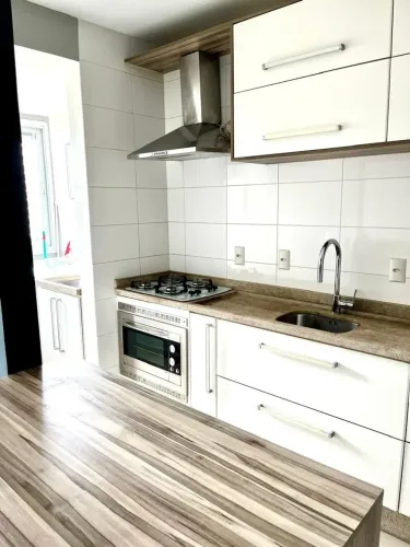Apartamento para aluguel tem 70 metros quadrados com 2 quartos