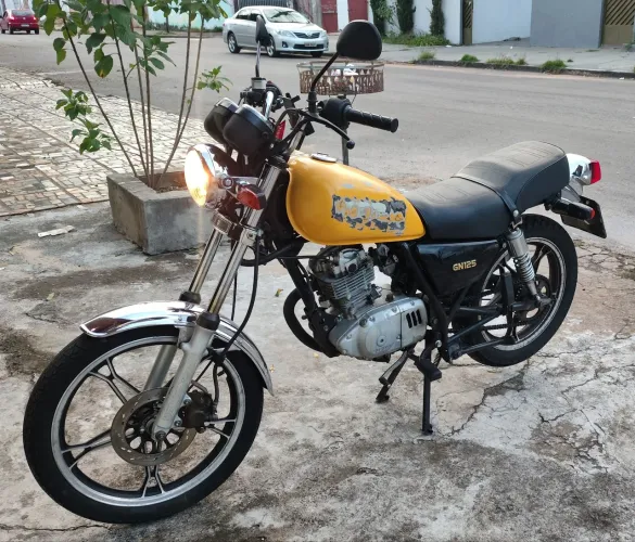 Suzuki Intruder 125 - 2012/13