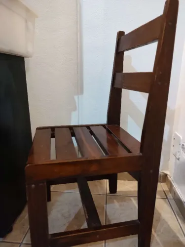 Cadeira de madeira