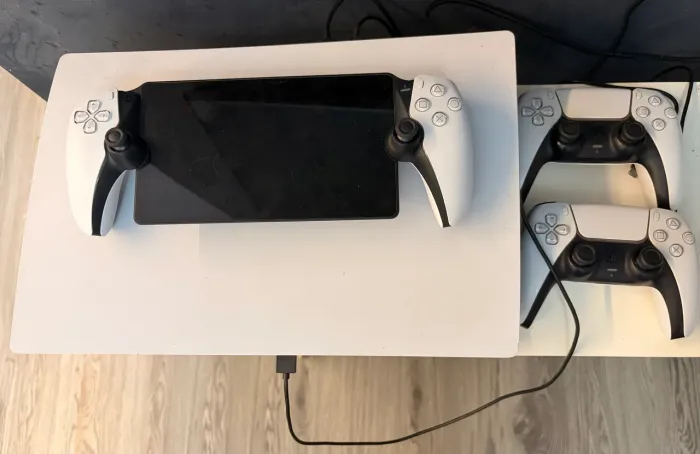 PS5 Digital 2TB de memória + 2 Controles + PS Portal