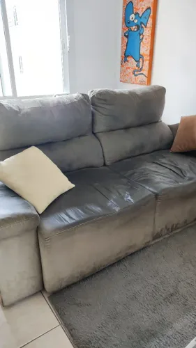 Sofá de 03 lugares retrátil