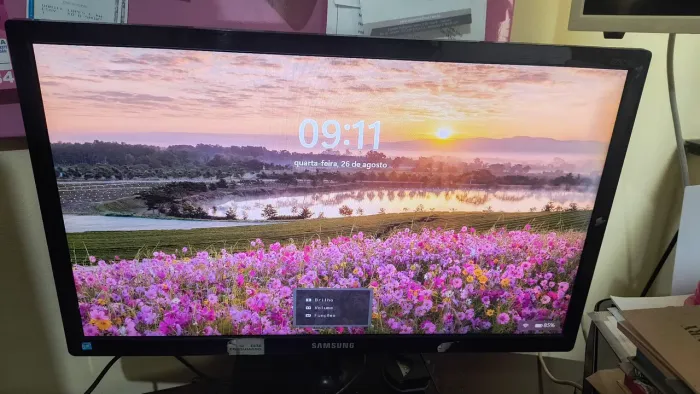Vende-se monitor Praça Seca