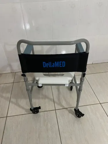 Vendo cadeira banho usada só uma vez