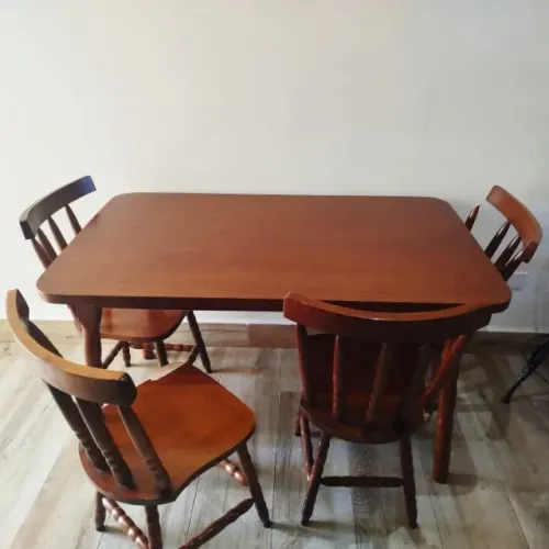 Mesa de jantar 4 lugares