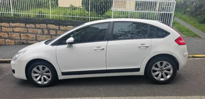 Citroen C4 GLX 1.6 Flex 16V 5P Mec. 2013
