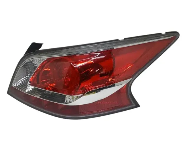 Lanterna Traseiro direito Nissan Altima 2.5 Sl Aut 2014