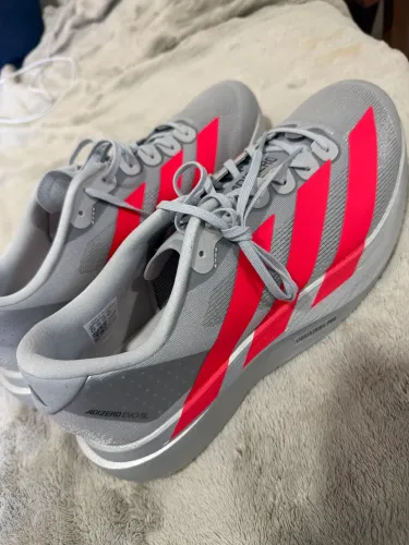 ADIDAS ADIZERO 44 NOVO NUNCA FOI USADO 