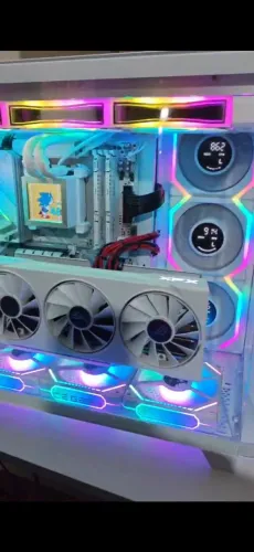 PC Gamer Ryzen 9 9950X Rx 9070 Xt 16gb XFX