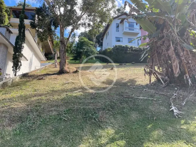 Terreno em aclive de 300 m2 no Condomínio Parque das Rosas codigo: 354748