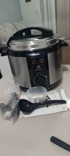 Panela de pressão elétrica