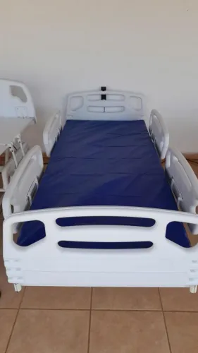CAMA MOTORIZADA 3 MOVIMENTOS USADA